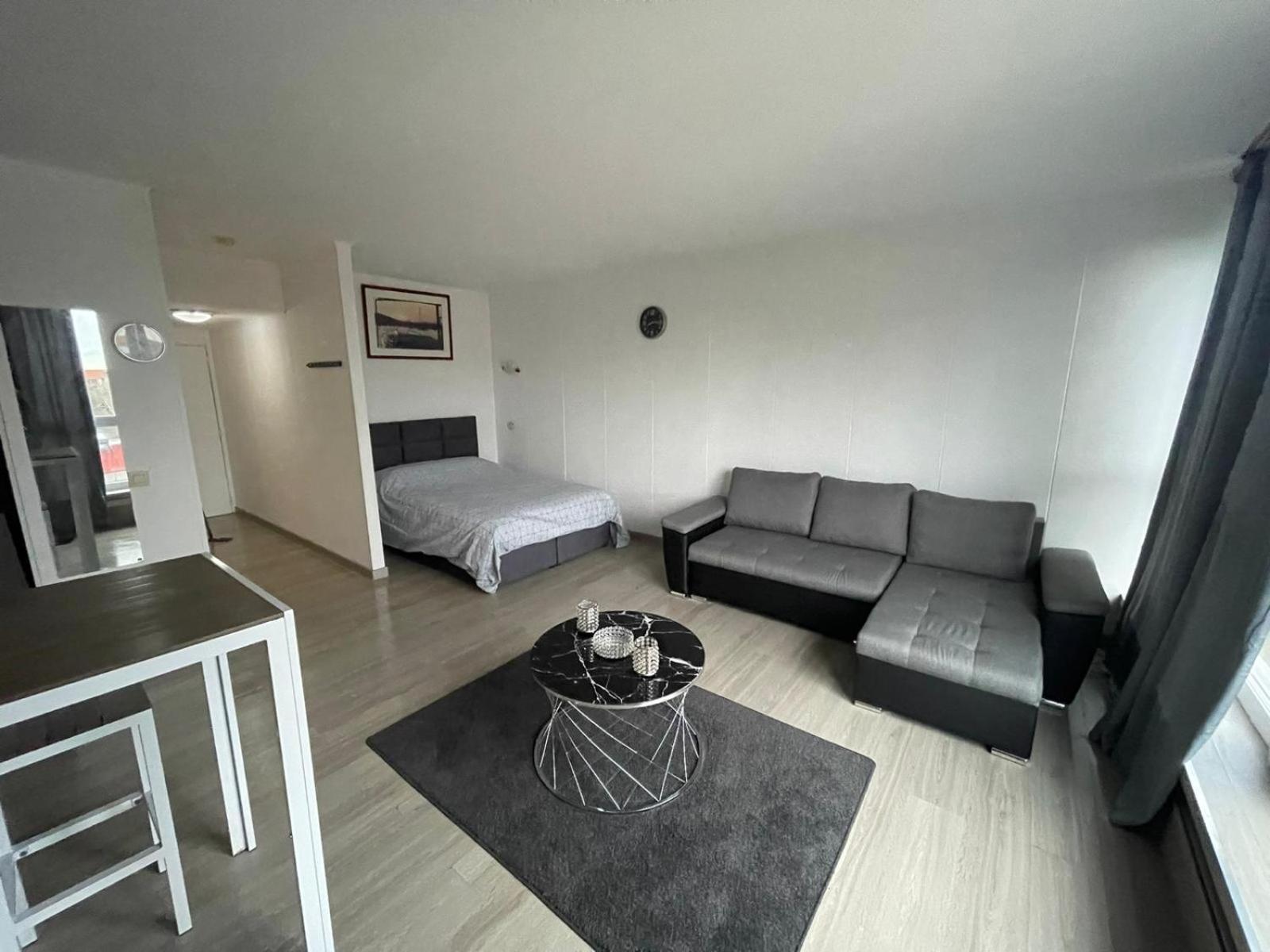 Elegant A Louise, Quartier Prestige De Appartamento Bruxelles